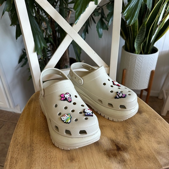 Crocs - Picture 2 of 4